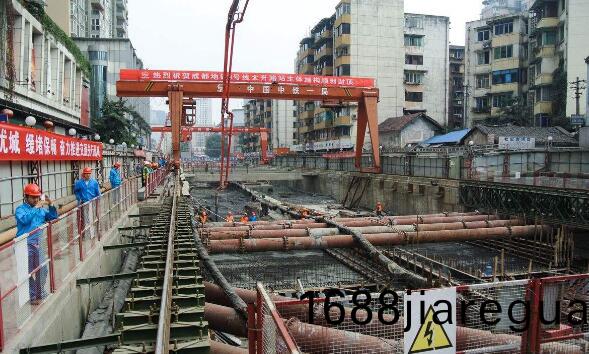 地鐵給涂塑管道排水施工